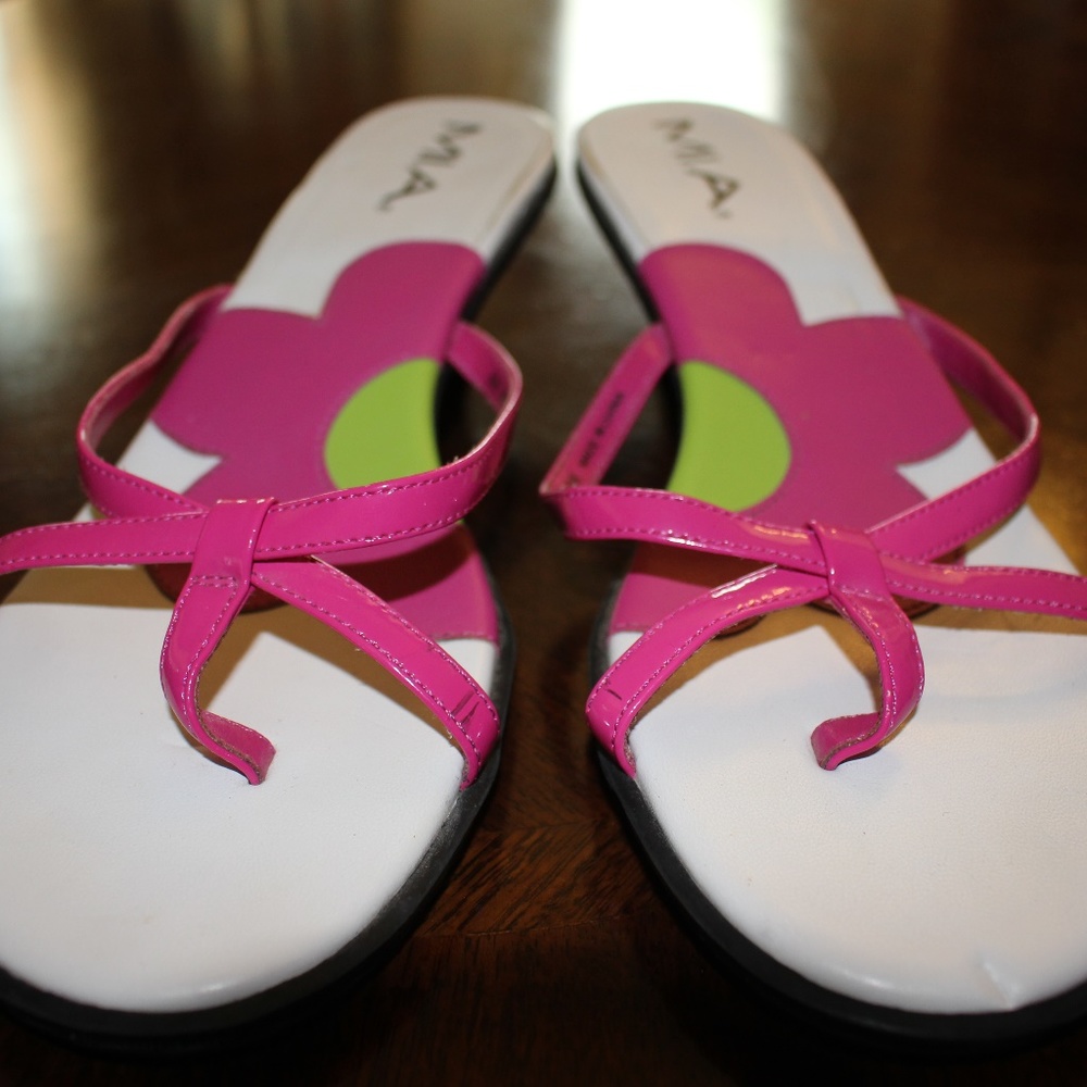 Mia Flower Heels - Picture 1 of 8